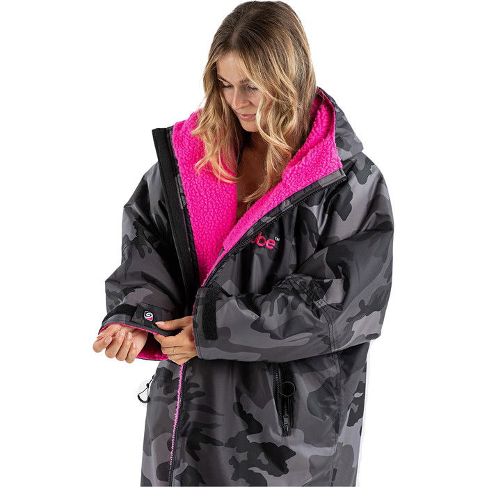 2024 Dryrobe Advance Langarmshirt Change Robe V3 DR104 - Black Camo / Pink